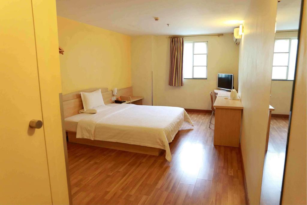 7Days Inn Heyuan Cultrual Palace Renren Le Room photo