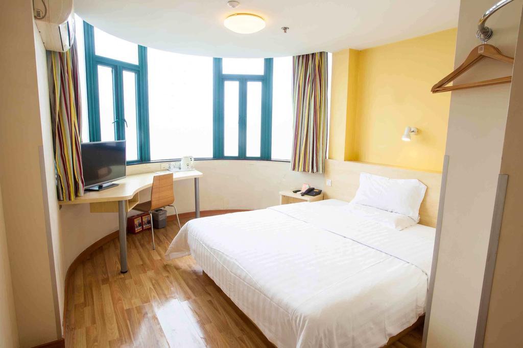 7Days Inn Heyuan Cultrual Palace Renren Le Room photo